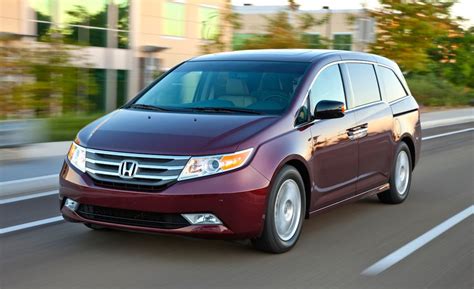 Used 2011 honda odyssey ex. Honda Odyssey Review: 2011 Honda Odyssey First Drive | Car ...