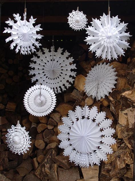 Alibaba.com offers 1,571 large snowflake decorations products. Tissue Paper Snowflakes White Snowflake Fan for Showers ...