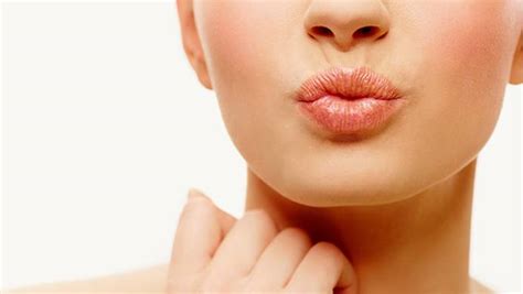 How To Get Rid Of Swollen Lip Naturally And Fast At Home