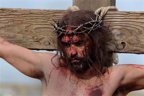 Jesus Dying On The Cross Roberta Grimes