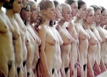 Woman Naked Group Pics Xhamster