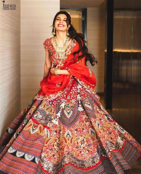 9 Designer Anamika Khanna In 2020 Bollywood Fashion Indian Outfits