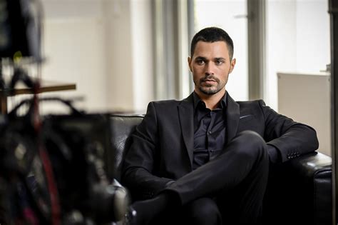 Fructul oprit reel petru paun. Fructul Oprit, sezon doi. Michaela Prosan și Petru Păun ...
