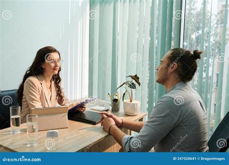Hr Manager Interviewing Applicant Stock Image Image Of Businesswoman