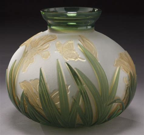 Sold Price Kelsey Murphy Pilgrim Cameo Glass Vase May 3 0117 6 00 Pm Cdt