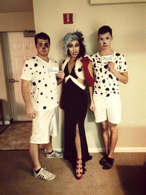 cruella and her dalmatians halloween outfits easy couple halloween costumes movie halloween