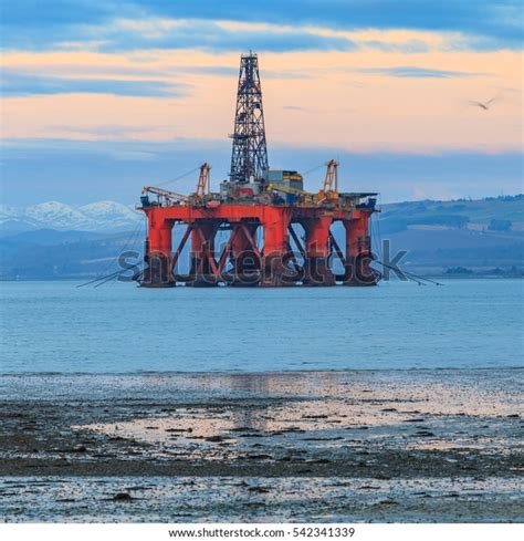 Semi Submersible Oil Rig Cromarty Firth Stock Photo 542341339