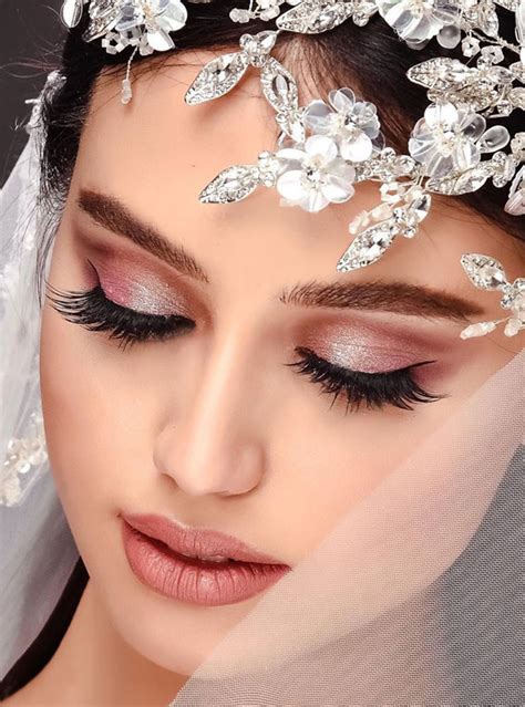 32 Glamorous Makeup Ideas For Any Occasion Rose Gold Bridal Looks