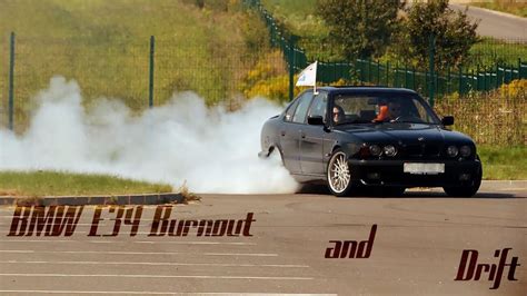 Bmw E34 Burnout And Drift Youtube