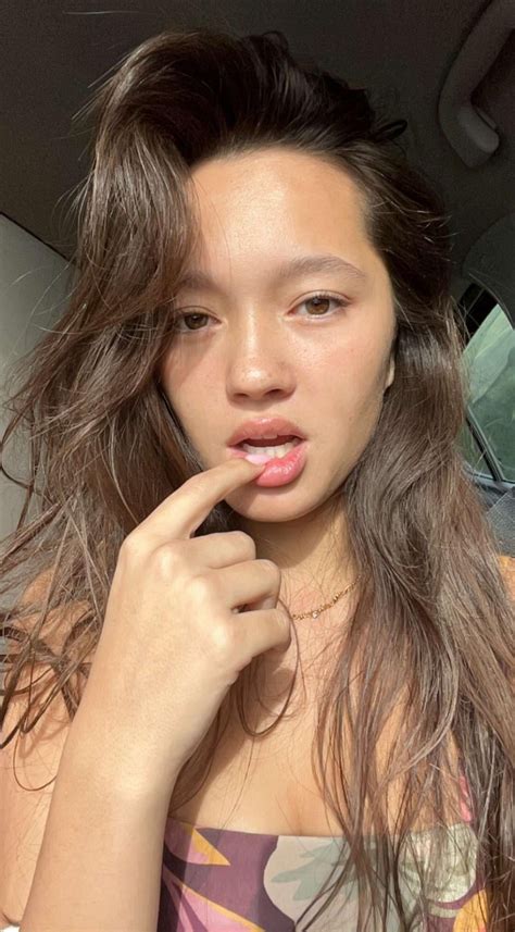 Lily Chee Selfies R Lilychee18