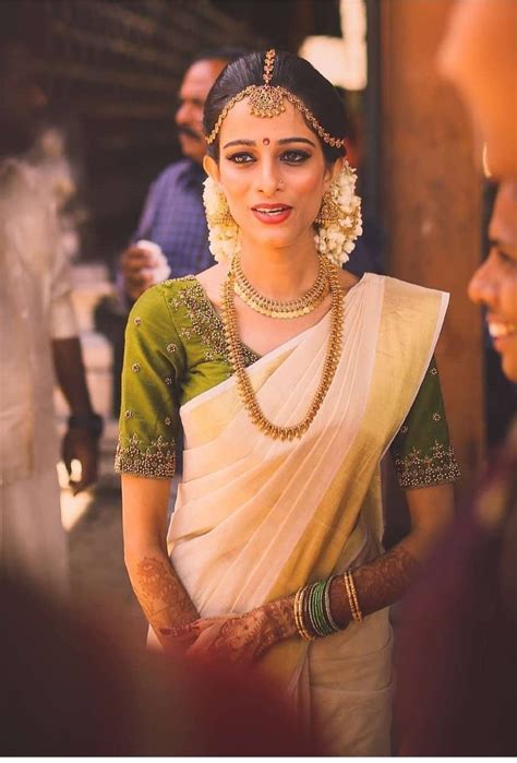 Pin By Greeshma Sabu On Kerala Wedding Onam Outfits Set Saree Bridal Party Dresses