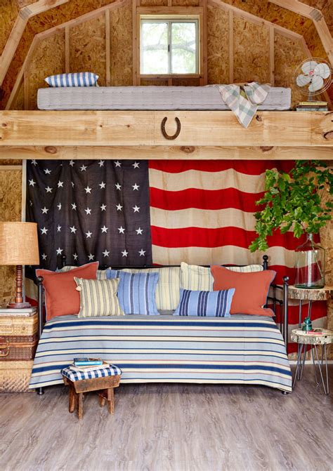 Paint an old shutter to create a patriotic outdoor display that would make uncle sam proud. Your Personal Oasis: 26 She Shed Ideas - DigsDigs