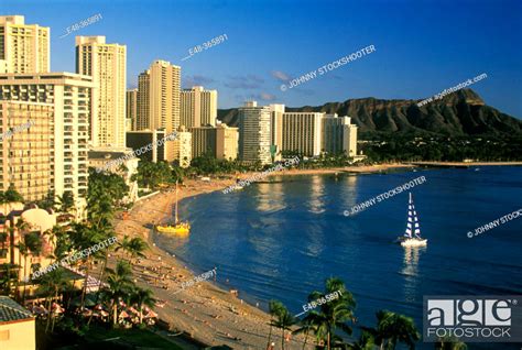 Waikiki Beach And Diamond Head Honolulu Oahu Hawaii Usa Stock