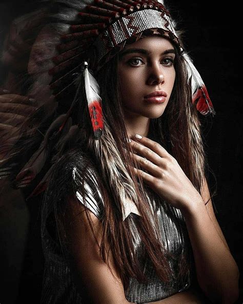 pin van Ольга Бушуева op wolves 2 indiaanse vrouwen indiaanse kunst native american indianen