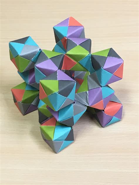 Origami Moving Cubes Using Sonobe Units Designed By Jo Nakashima And