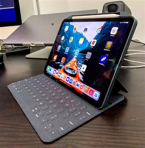 Ipad Pro 11 With The Switcheasy Coverbuddy Case And The Apple Smart