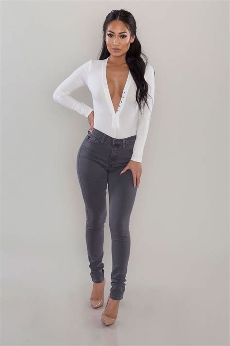 Casual Outfits For Hourglass Figure 50 Best Outfits