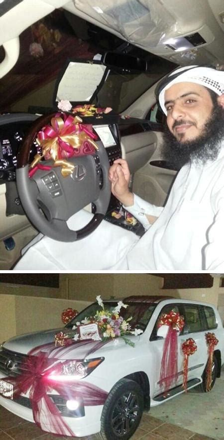 مواطنة سعودية تهدي زوجها سيارة جيب لكزس 1435 ، صور امرأه تهدي زوجها سيارة