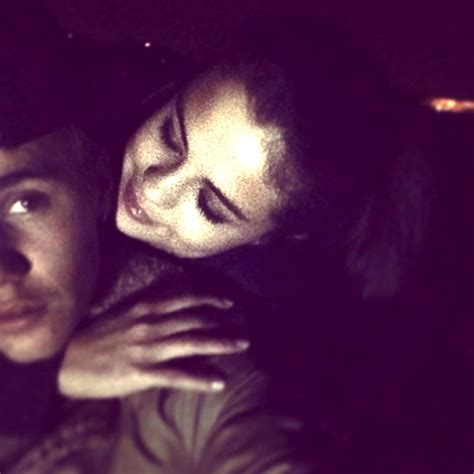 Justin Bieber Posts Pda Filled Throwback With Selena Gomez E Online