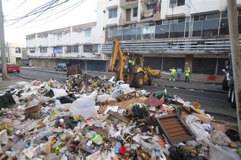 Poor Neighborhoods Of Panamas Capital Overwhelmed By Garbage La