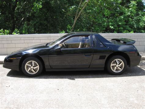 1986 Pontiac Fiero 2m6 Lowest Miles For Sale Photos Technical