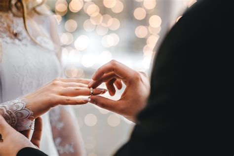 8 Wedding Rings Superstitions And Engagement Ring Myths