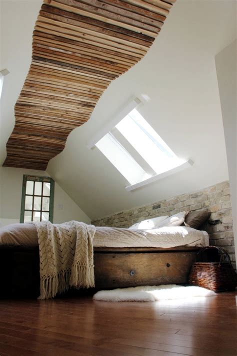 Love the letters above the beds & polka dots on the ceiling! 25 suspended ceiling ideas wood - Design Contemporary ...