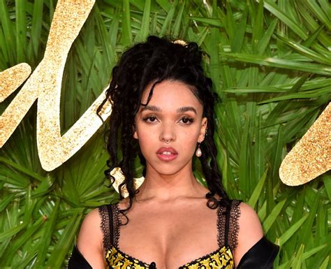 Fka twigs was born on january 16, 1988 in cheltenham, gloucestershire, england as tahliah debrett barnett. What Is FKA Twigs' Real Name? - 24 celebrity "real names ...