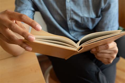 Feb 02, 2015 · cerita ini bermula dengan situasi perjalanan mengayuh basikal oleh johari, firdaus dan azlina. Berikut Bukan Contoh Buku Nonfiksi Adalah - Berkas Pendidikan