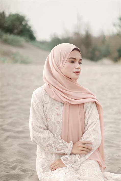 Beautiful Islamic Female Model Wearing Hijab Fashion A Modern Wedding