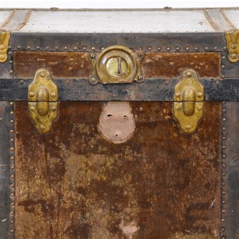 Large Distressed Steamer Trunk Online Auctions San Diego