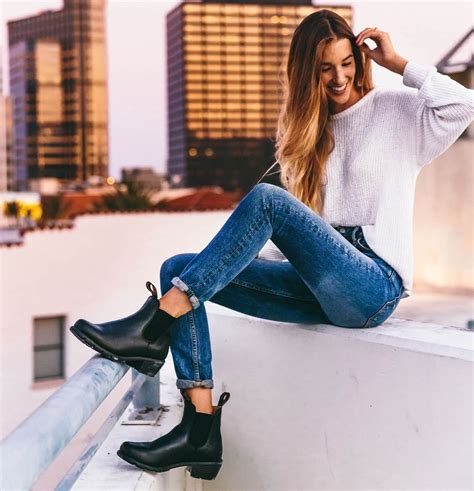 Skinny jeans, your comfiest sweater, and our heeled boot ...