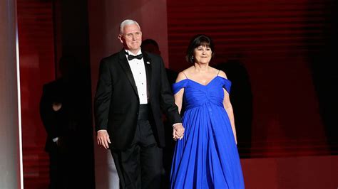 Are Mike Pence S Dining Habits Chivalrous Or Sexist Bbc News
