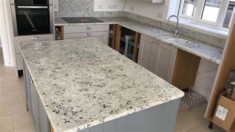 Colonial White Granite Backsplash Ideas