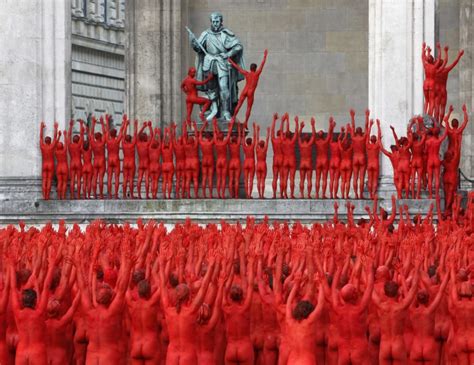 A Phantastic Photography Project Spencer Tunick Pictures Munich Naked