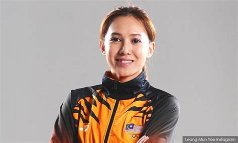 I started diving when i was 10 years old, and had been proudly representing malaysia for almost 21. Mun Yee ambil masa 10 tahun genggam ijazah