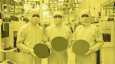 Official Samsung Begins Shipment Of The Worlds First 3nm Chip