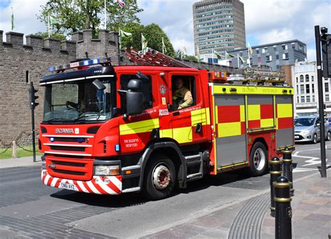 South Wales Fire And Rescue Service Scania P280 Fire Appli Flickr