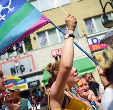 The festival has become indispensable these days. Straßen nach Christopher Street Day wieder sauber - WELT