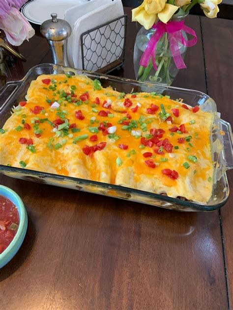 Once hot, stir in the creme fraiche and let it melt. Chicken Enchiladas With Sour Cream Sauce