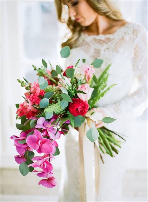 21 Beach Wedding Bouquets To Carry At Your Waterfront Ceremony In 2021