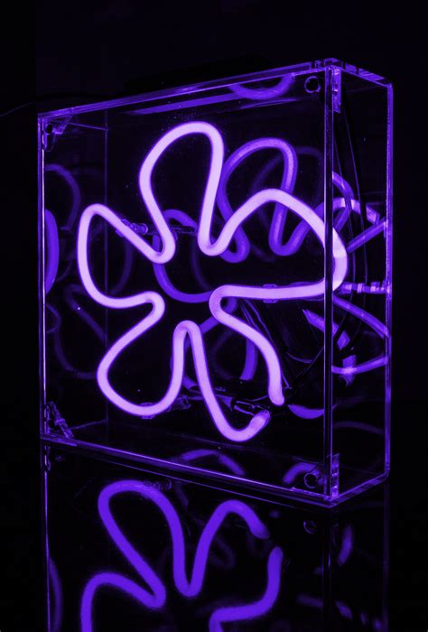 Neon Flower Purple Kemp London Bespoke Neon Signs Prop Hire Large Format Printing