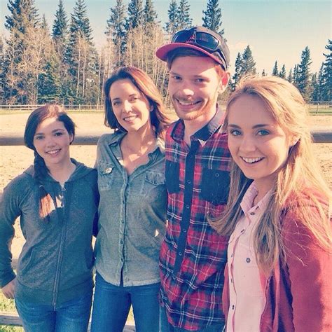 Amber With Other Members Of The Cast Of Heartland Heartland Seasons