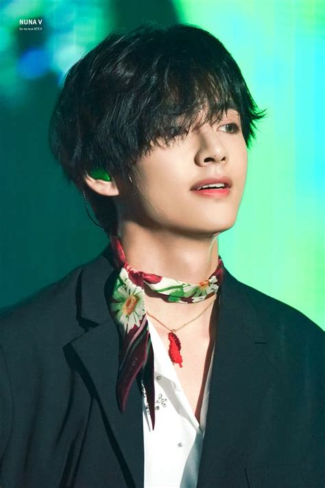 Do you want to bless your eyes then come here and see the most handsome , mindblowing and awesome pics of bangtan. Bts V Hairstyle Name - which haircut suits my face
