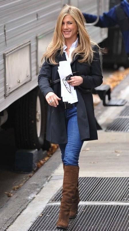 Jennifer Aniston Aviator Sunglasses