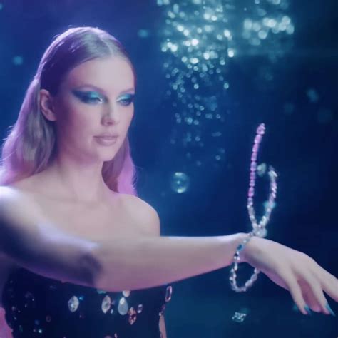 Taylor Swift Bejeweled