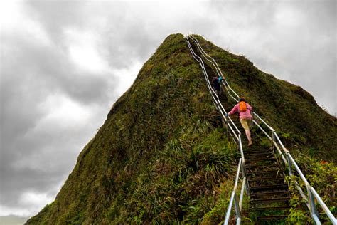 How To Climb The Stairway To Heaven Haiku Stairs Hawaii
