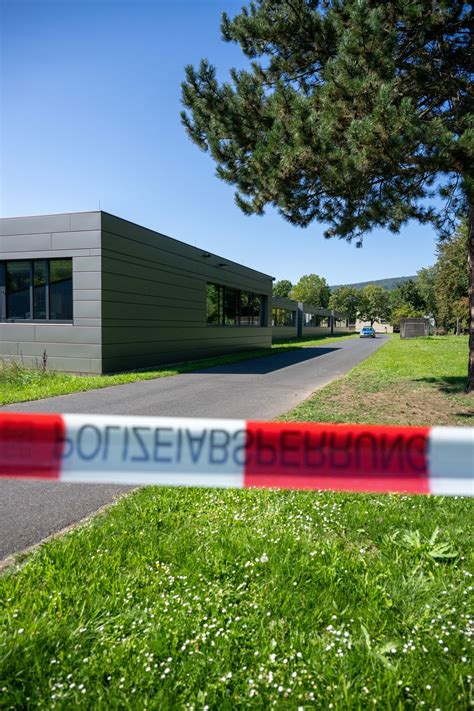 Tod durch Schussverletzung: 14-Jähriger in Bayern tot auf Schulgelände