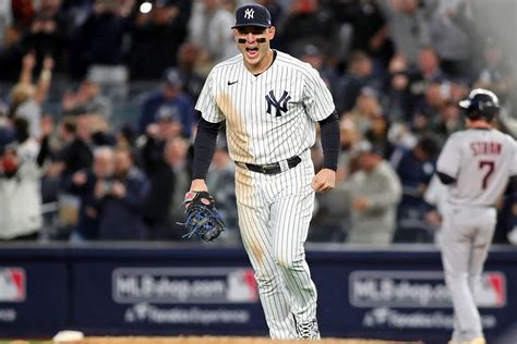Anthony Rizzo Stays With Yankees Signs 40 Million Contract Conservative News Daily™