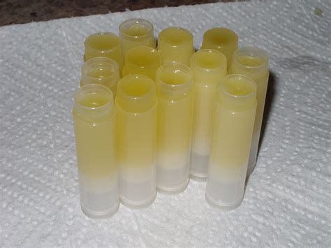 Easy Recipes For Homemade Beeswax Lip Balm Peppermint